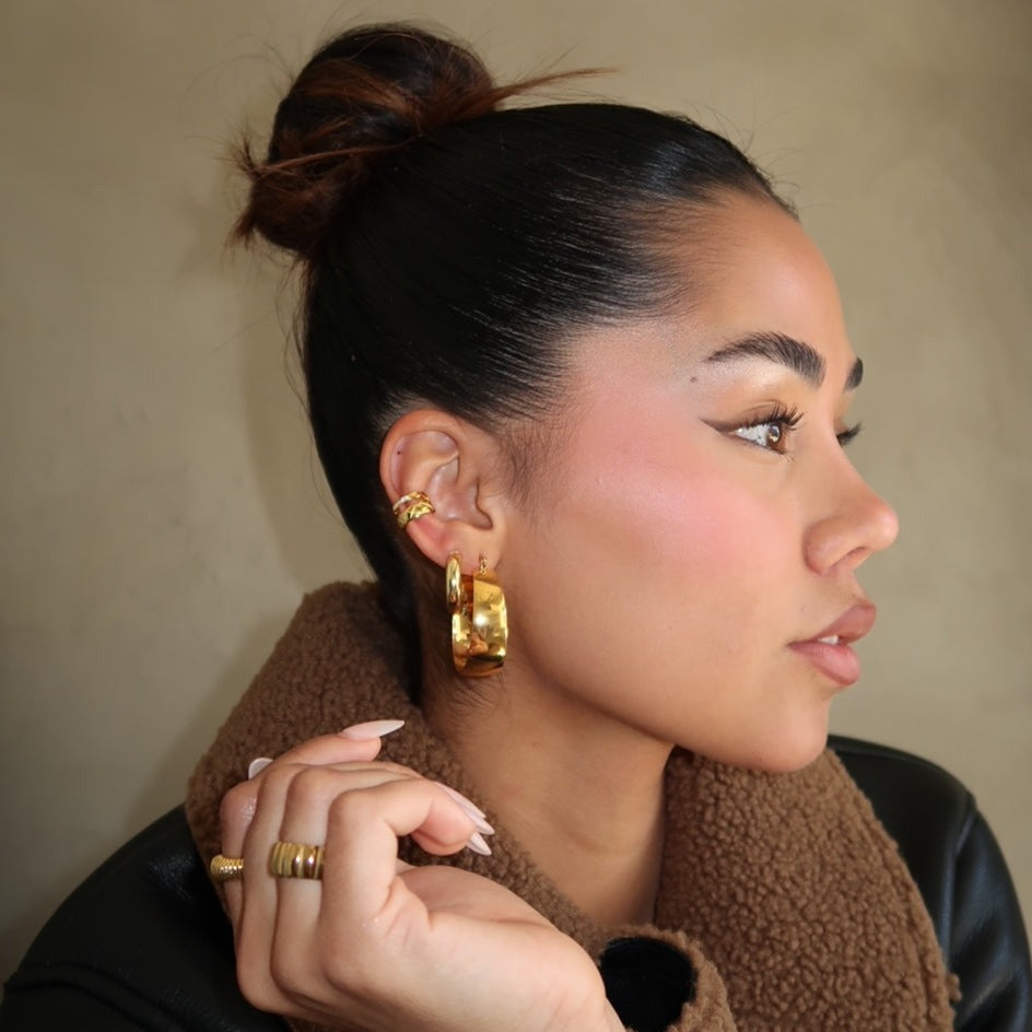 VALERIA HOOPS