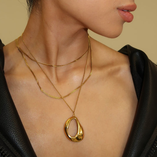 VIVI NECKLACE