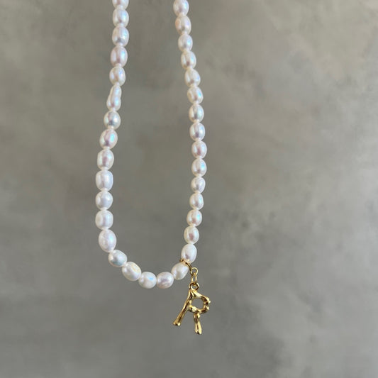 INES INITIAL NECKLACE