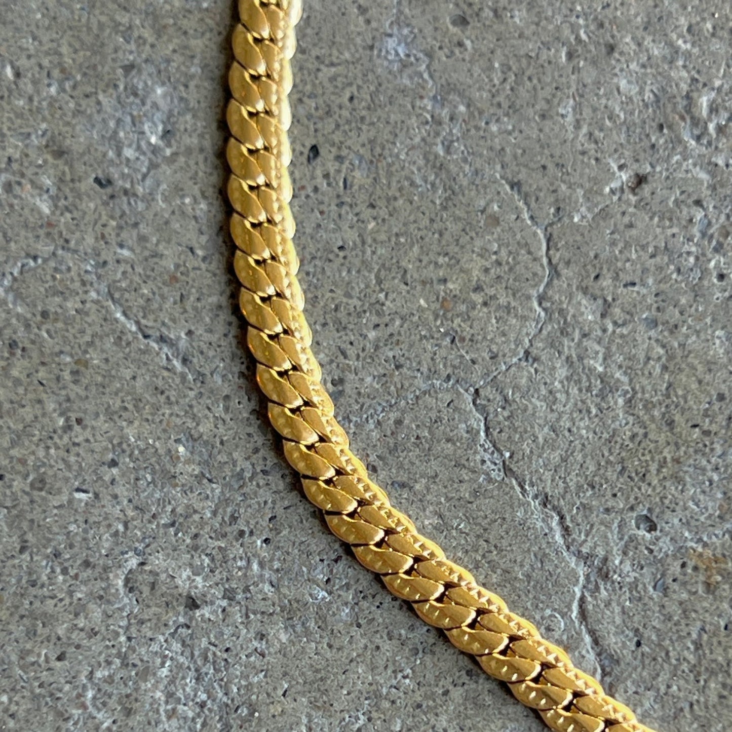 JULIE NECKLACE