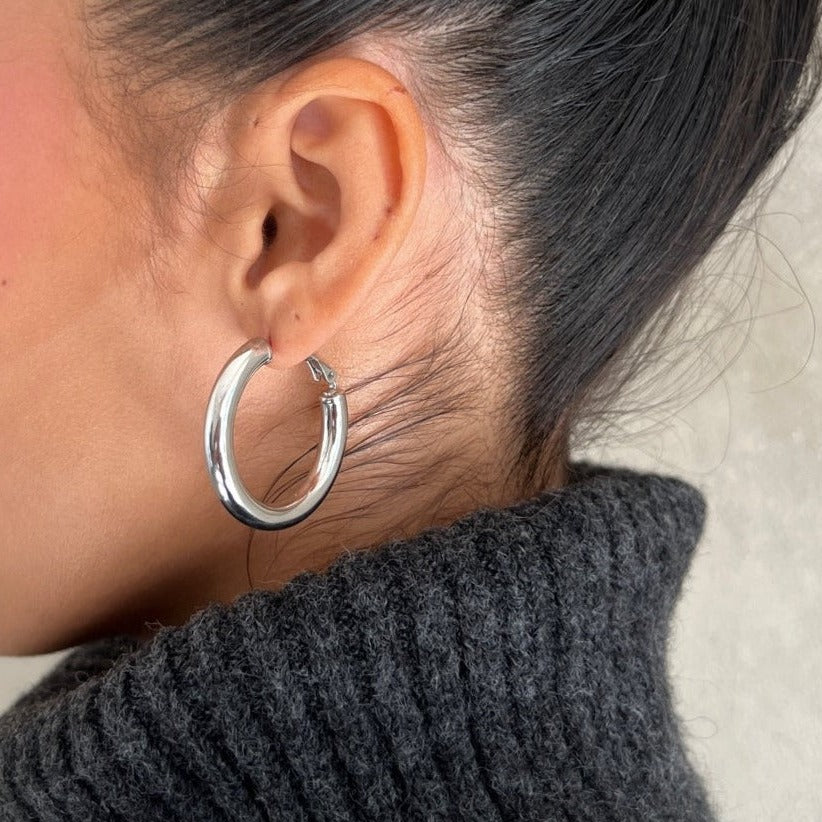MONIQUE HOOPS