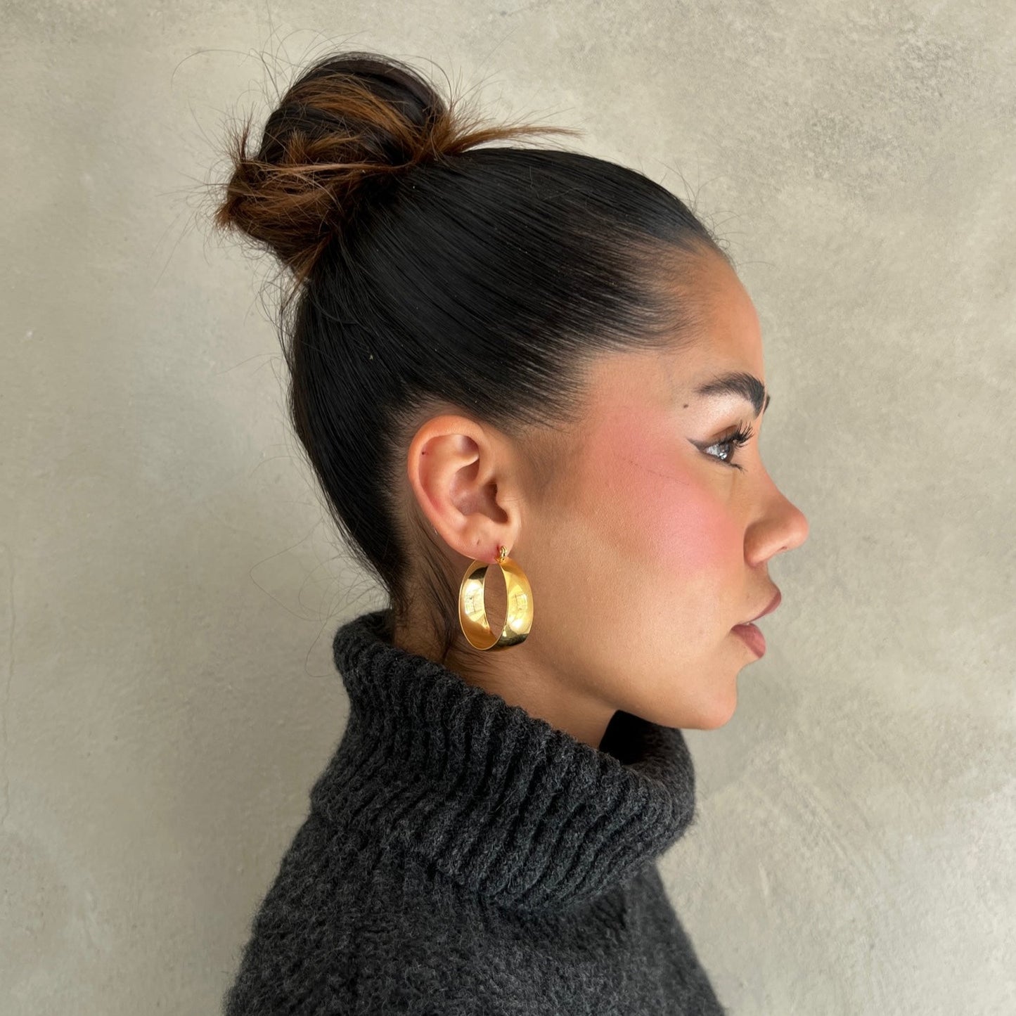 VALERIA HOOPS