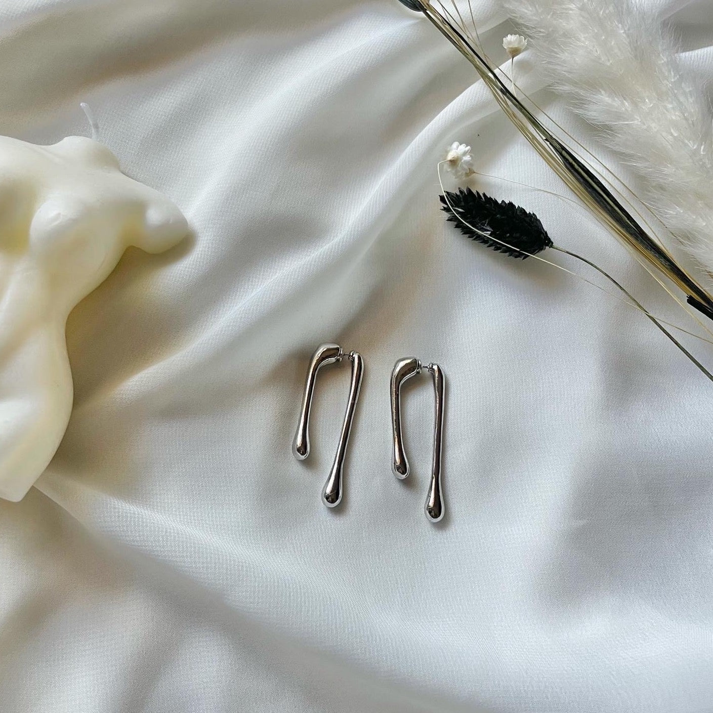 SUSAN DRIP EARRING