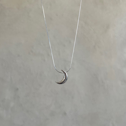 CRESENT NECKLACE