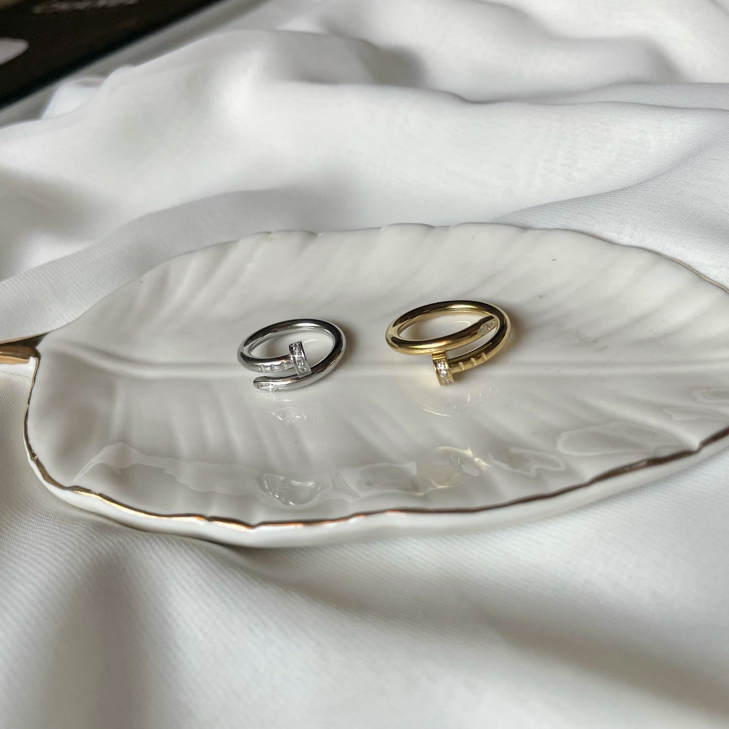 KELLY NAIL RING